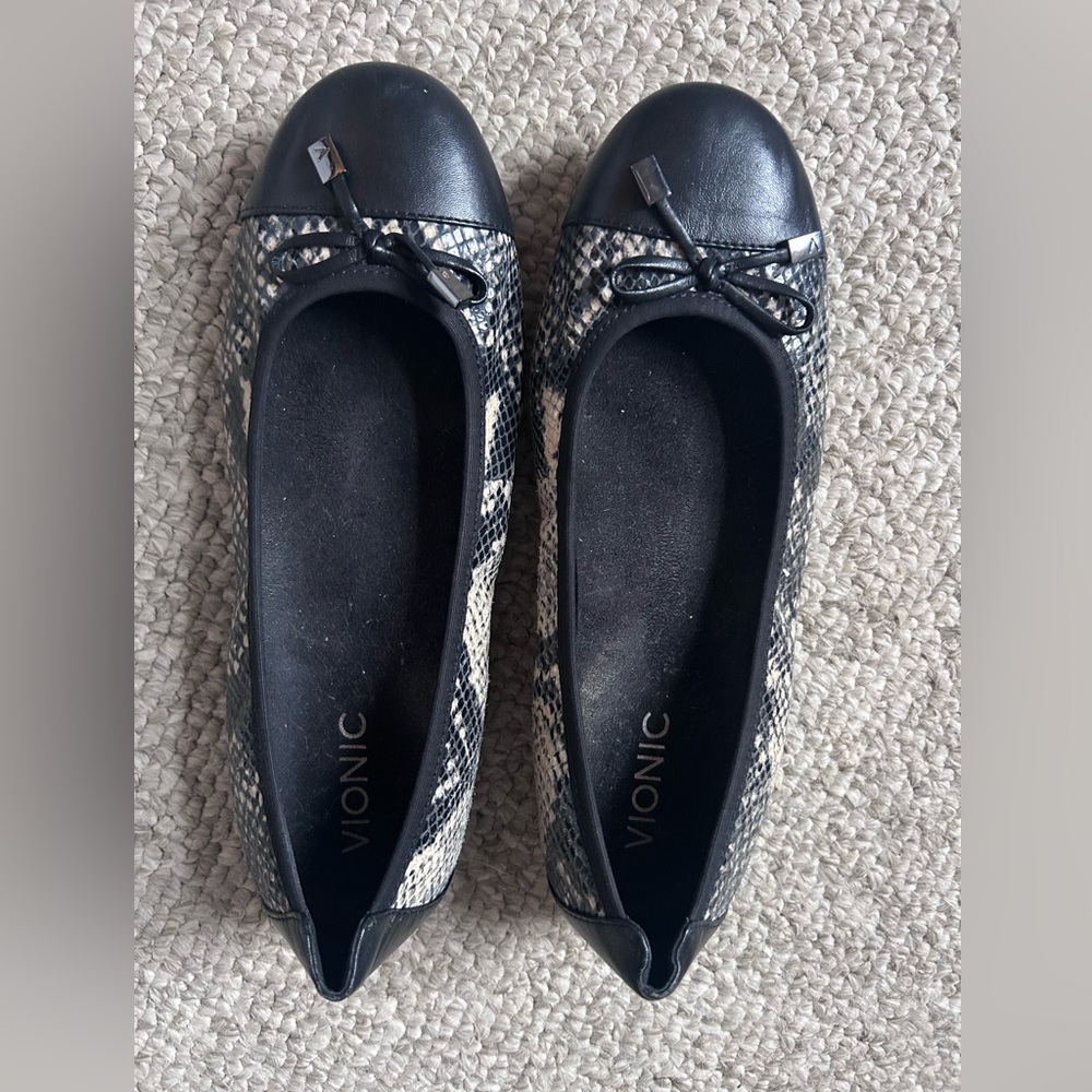 Vionic Minna Ballet Flats Snakeskin size 8